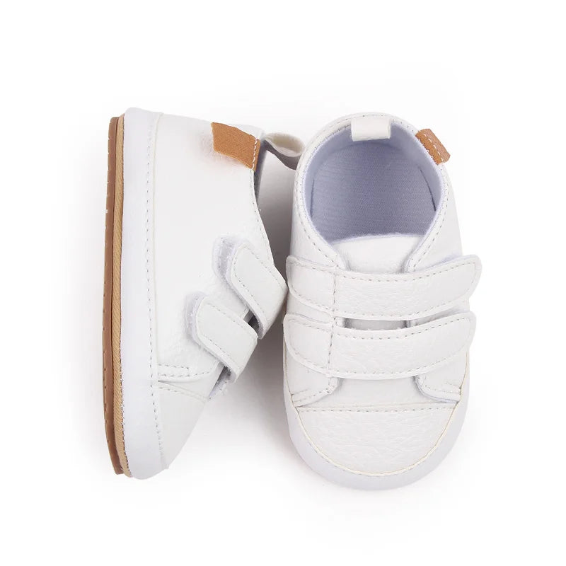 Baskets bébé Sobabys blanches avec fermeture velcro et semelle en caoutchouc antidérapante