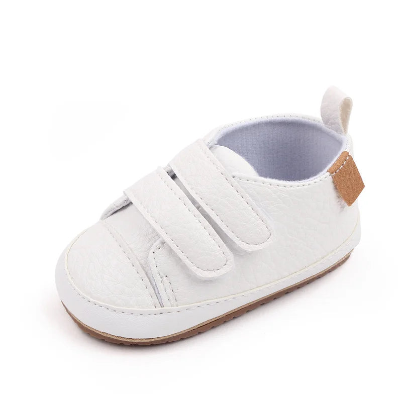 Baskets bébé Sobabys en cuir blanc avec fermeture velcro pour un enfilage facile