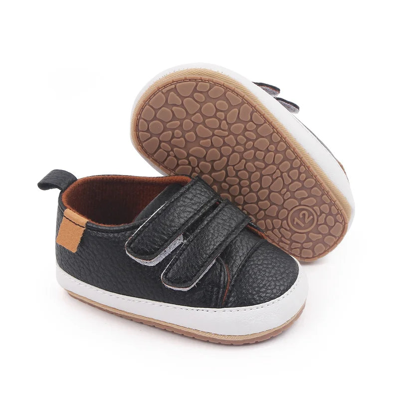 Baskets bébé Sobabys en cuir noir avec velcro pour un enfilage facile et confort optimal