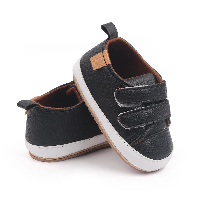 Baskets bébé Sobabys™ noires en cuir avec bandes velcro pour un enfilage facile