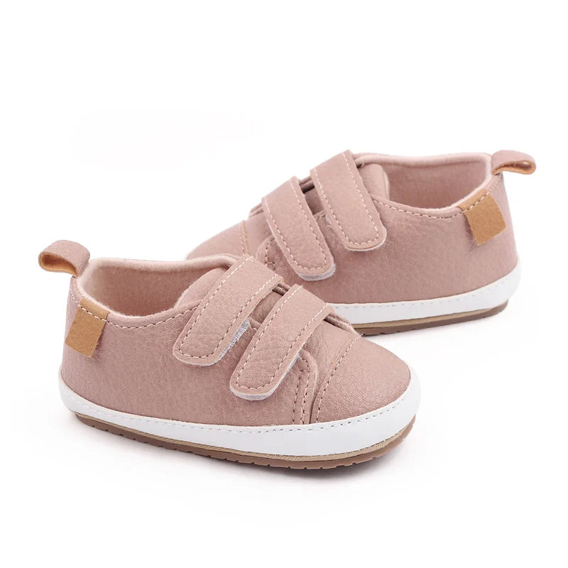 Baskets bébé Sobabys en rose avec double velcro pour un enfilage facile et confort optimal
