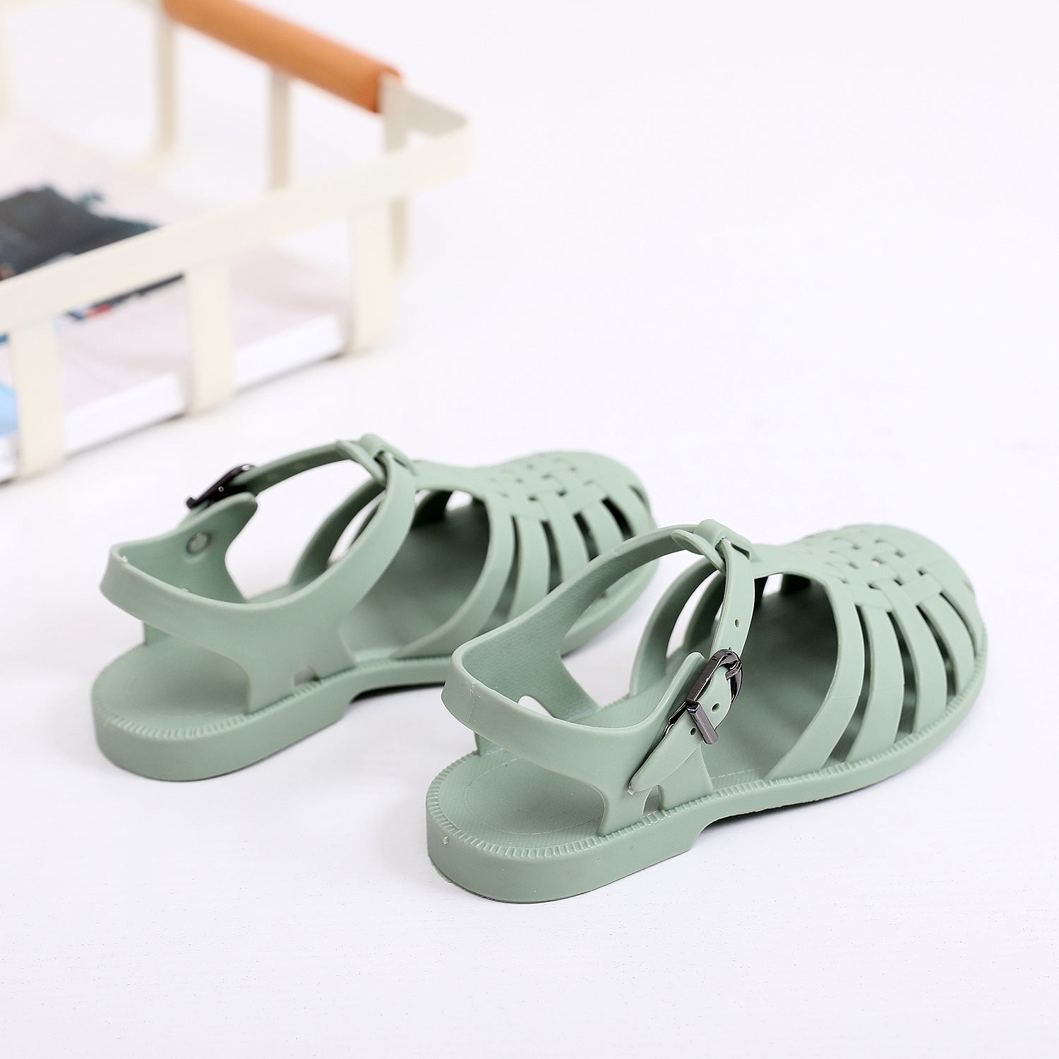 Sandales vertes pour bébé confortables avec sangles ajustables et semelle antidérapante